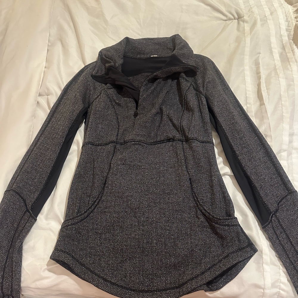 Lululemon Athletica Gray Long Sleeve Top
